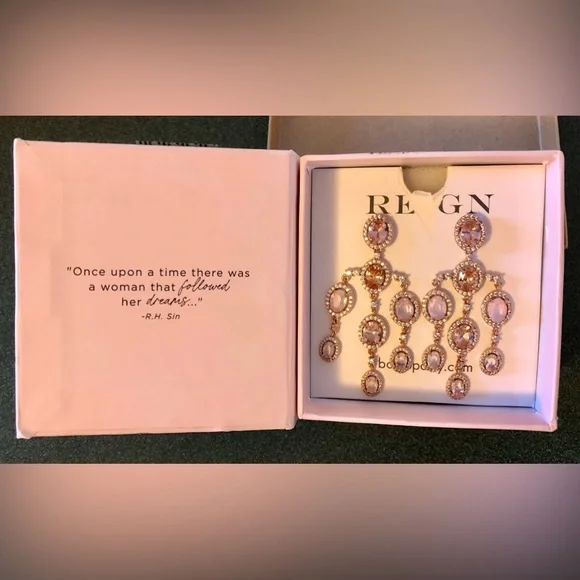 NEW IN BOX Bomb Party Reign Bella’s Luxe Earrings - Unicorn - Only 1 of 250 made - Picture 2 of 10